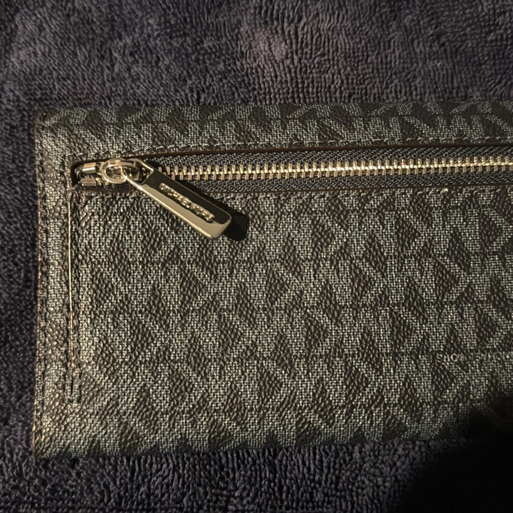 Michael Kors Blue Monogram Wallet - Picture 4 of 5